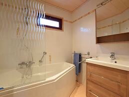 Comfortable Cottage Near Lake Cherapont