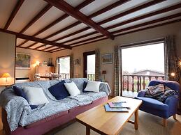 Comfortable Cottage Near Lake Cherapont