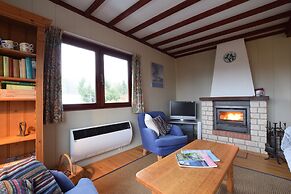 Comfortable Cottage Near Lake Cherapont