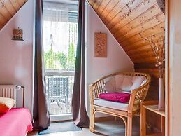 Rustic Holiday Home With Balcony
