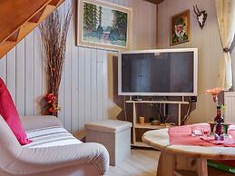 Rustic Holiday Home With Balcony
