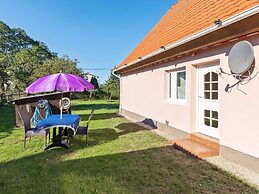 Apartment in Temannsdorf With Garden