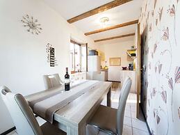 Spacious Apartment With Terrace Zur Forelle