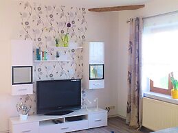 Spacious Apartment With Terrace Zur Forelle