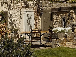 Charming Cottage in a Farm With Views