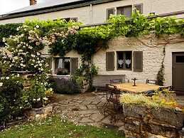 Charming Cottage in a Farm With Views