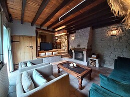Charming Cottage in a Farm With Views