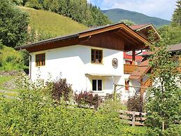 Luxurious Holiday Home With Terrace