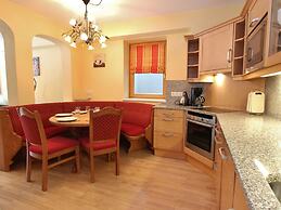 Large Chalet Apartment in Saalbach-hinterglemm