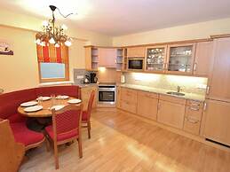 Large Chalet Apartment in Saalbach-hinterglemm