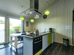 Boutique Chalet in Büllingen near Lake