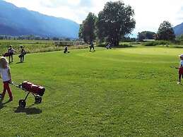 Nice Apartment in Detached House with Large Garden near Town Center & 