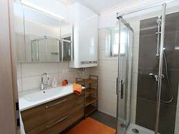 Nice Apartment in Detached House with Large Garden near Town Center & 