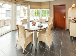 Beautiful Villa with Sauna & Hot Tub in the Region Haspengouw