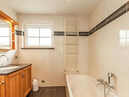 Beautiful Villa with Sauna & Hot Tub in the Region Haspengouw