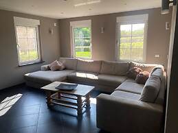 Beautiful Villa with Sauna & Hot Tub in the Region Haspengouw