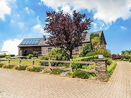 Villa in Bitvre With Garden