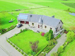 Villa in Bitvre With Garden