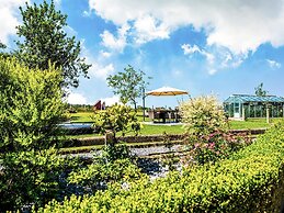 Villa in Bitvre With Garden