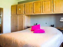 Villa in Bitvre With Garden