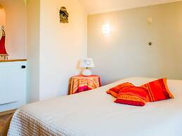 Villa in Bitvre With Garden