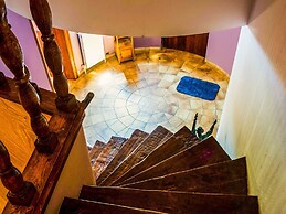 Villa in Bitvre With Garden