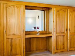 Villa in Bitvre With Garden