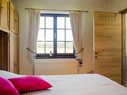 Villa in Bitvre With Garden