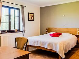 Villa in Bitvre With Garden