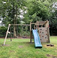 Beautiful Group House With Large Garden