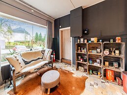 Beautiful Group House With Large Garden