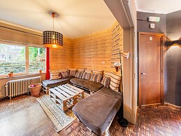 Beautiful Group House With Large Garden