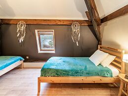 Beautiful Group House With Large Garden