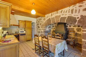 Vic-sur-cere Family Nest