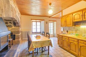 Vic-sur-cere Family Nest