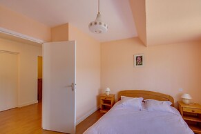 Vic-sur-cere Family Nest