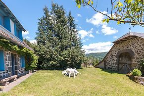 Vic-sur-cere Family Nest