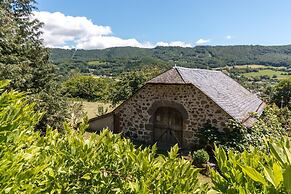 Vic-sur-cere Family Nest