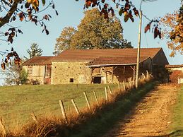 Forest Hideaway in Saint-caprais