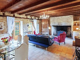 Forest Hideaway in Saint-caprais