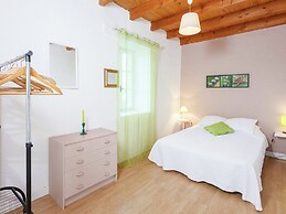 Forest Hideaway in Saint-caprais