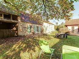 Forest Hideaway in Saint-caprais