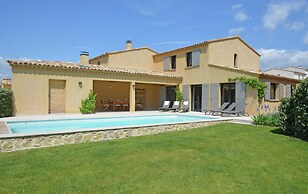 Villa in Malaucene Near Mount Ventoux