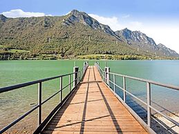 Air-conditioned Lake Flat