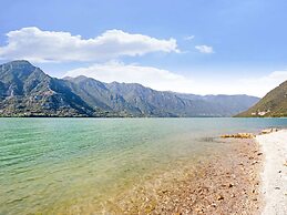 Air-conditioned Lake Flat