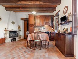 Vibrant Cottage near Lake in Bomba