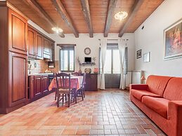 Vibrant Cottage near Lake in Bomba