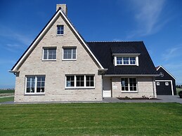 Beautiful Villa Near the Beach of Cadzand