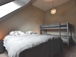 Grandeur Farmhouse in Dwingeloo at a National Park