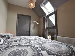 Grandeur Farmhouse in Dwingeloo at a National Park